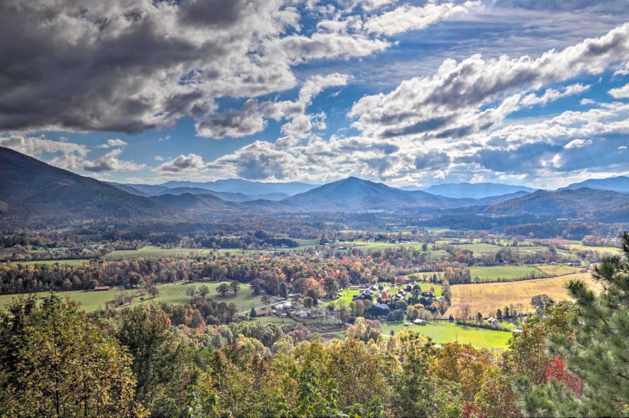 Smoky Mountain Retreat With Hot Tub, Arcade Games Villa Pigeon Forge Bagian luar foto