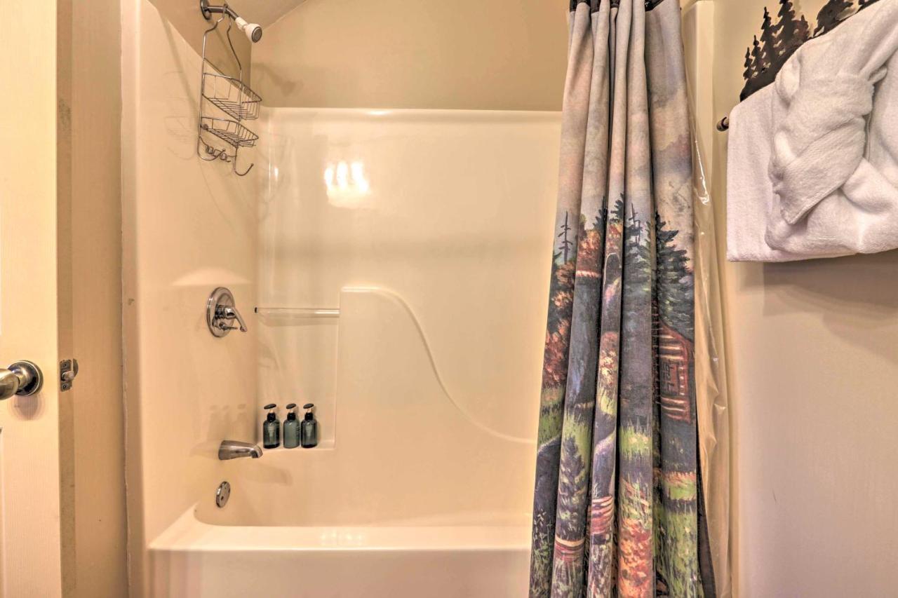 Smoky Mountain Retreat With Hot Tub, Arcade Games Villa Pigeon Forge Bagian luar foto