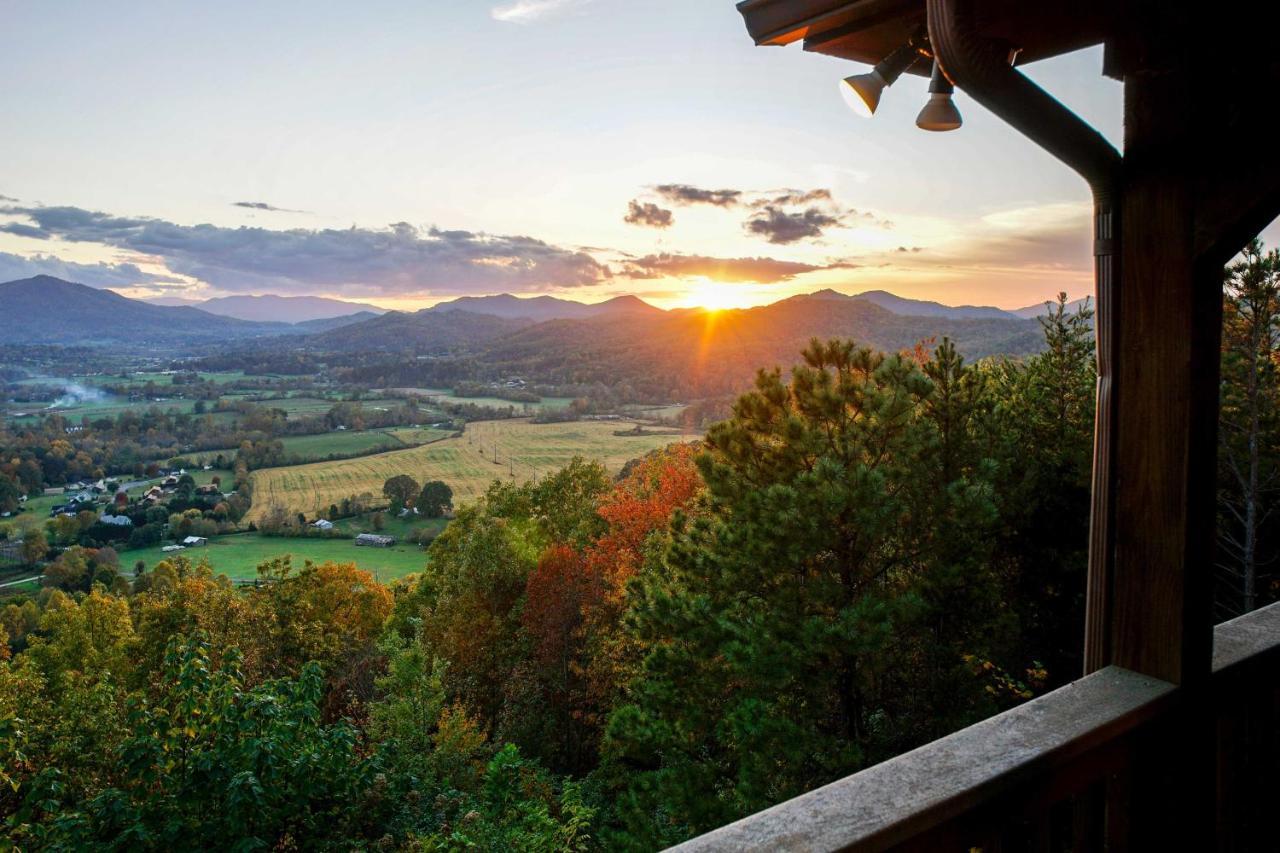 Smoky Mountain Retreat With Hot Tub, Arcade Games Villa Pigeon Forge Bagian luar foto