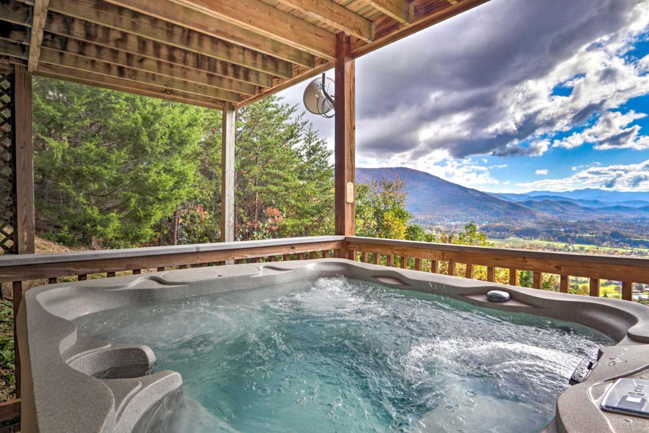 Smoky Mountain Retreat With Hot Tub, Arcade Games Villa Pigeon Forge Bagian luar foto