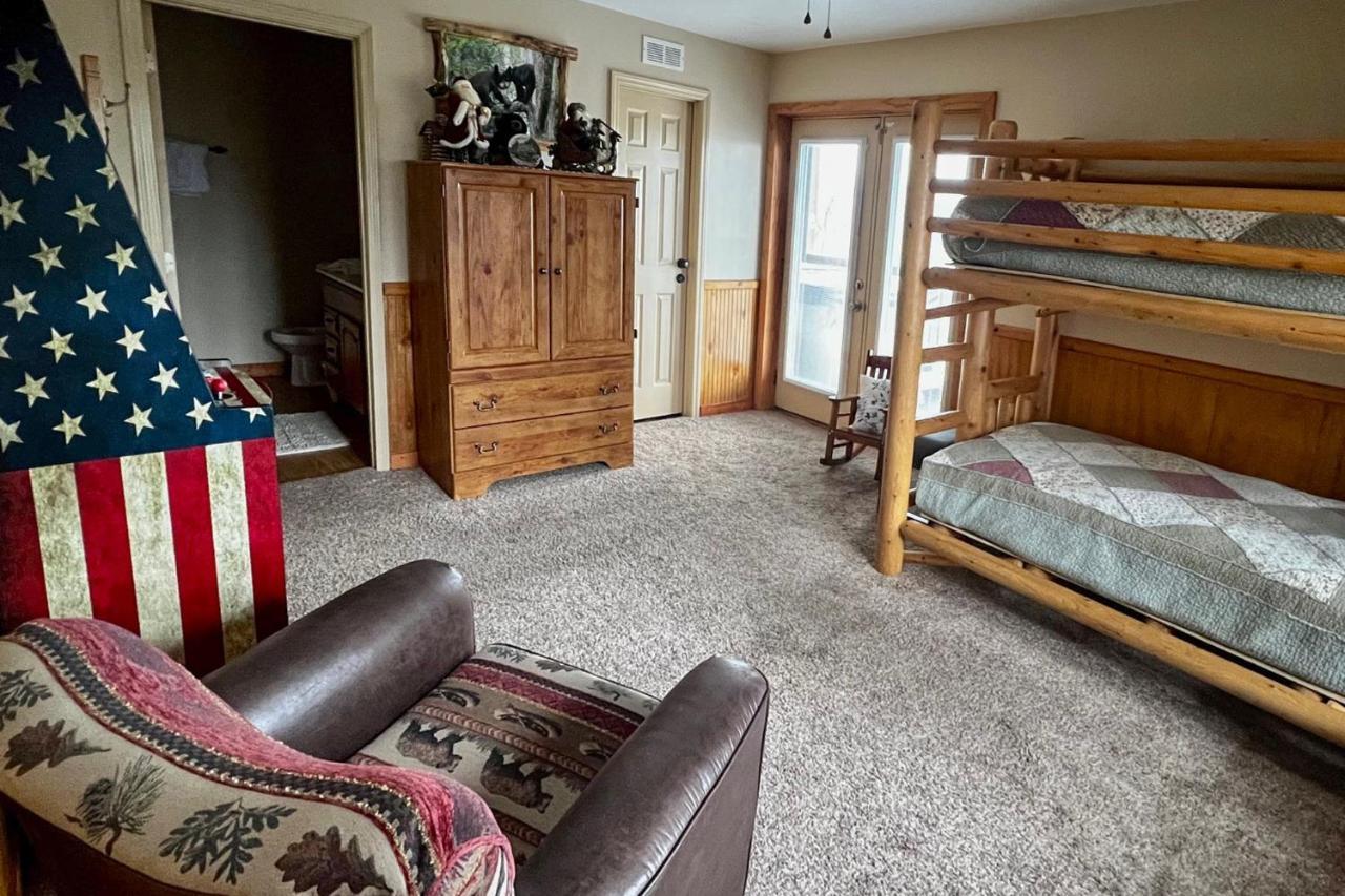 Smoky Mountain Retreat With Hot Tub, Arcade Games Villa Pigeon Forge Bagian luar foto
